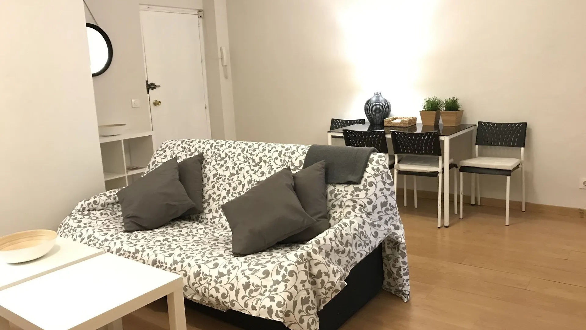 Enjoy Sevilla Apartment